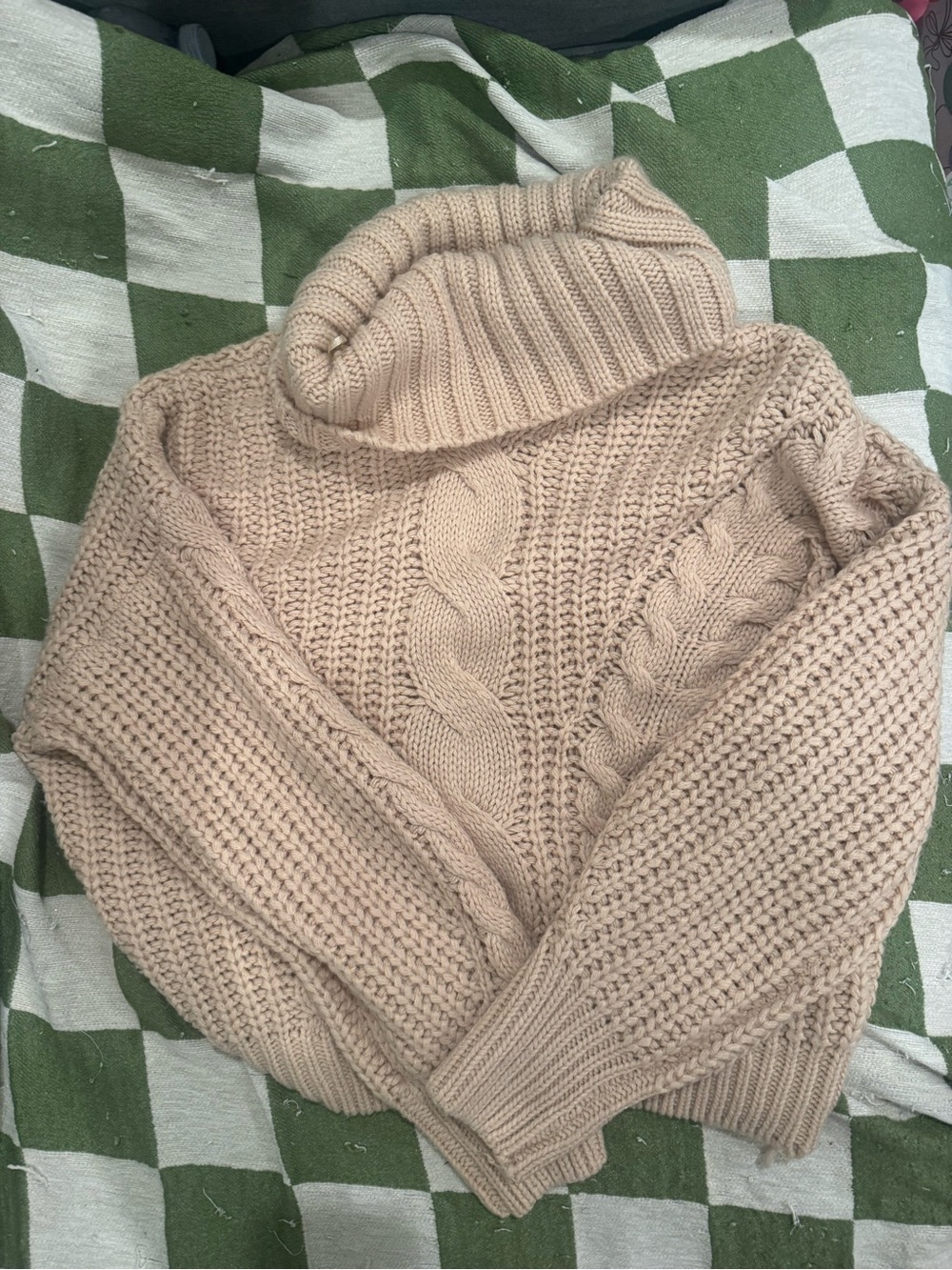 Women’s Cable Knit Turtleneck Sweater - Beige